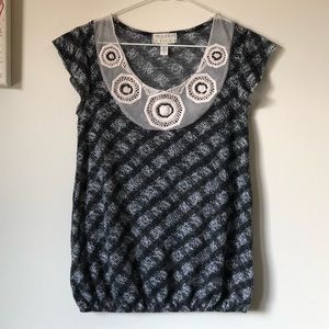 Urban Outfitters Kimchi Blue embroidered neckline top - XS - crochet lace tee